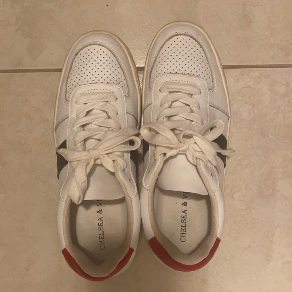 Chelsea & Violet White Athleisure Sneakers Size 8